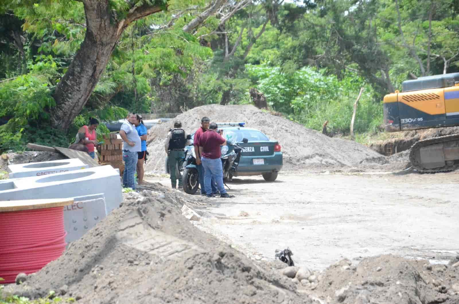 Obrero queda atrapado tras colapsar obra en la zona de El Choncal en Alvarado