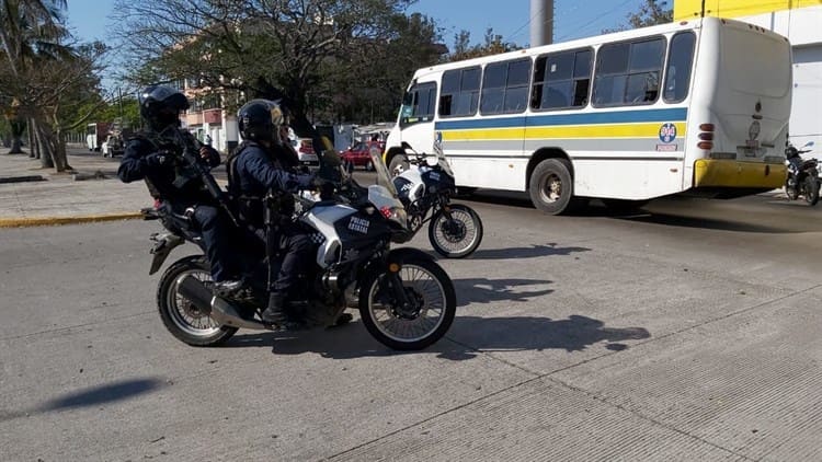 ¡En Veracruz! Sujetos hacen boquete en techo para robar tienda departamental