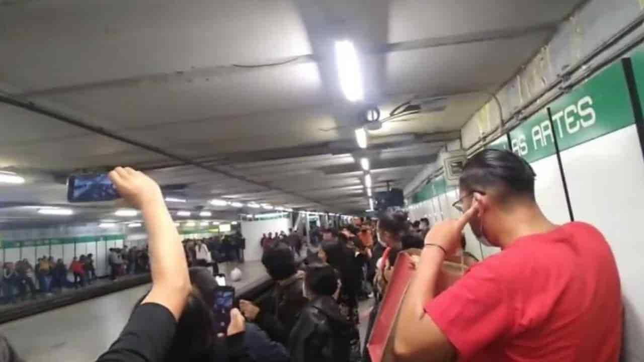 Usuarios del metro de la cdmx interpretan ni tu ni nadie en plena hora pico