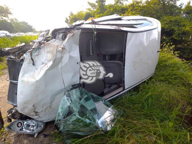 Chocan de frente sobre carretera Córdoba-La Tinaja