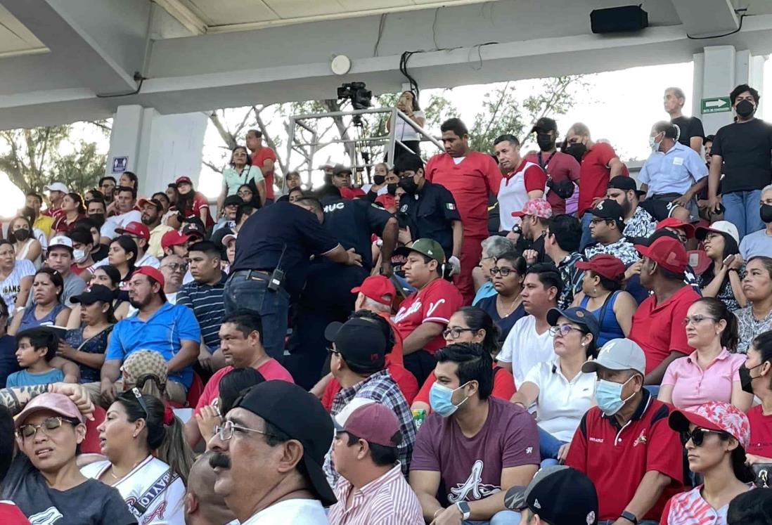 Pelotazo golpea a joven en el Parque Beto Ávila