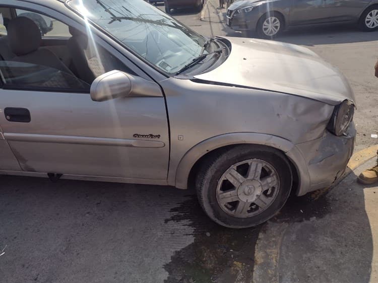 Se registra aparatoso accidente en la colonia Ruiz Cortines en Veracruz