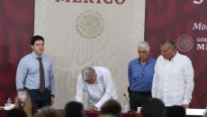 AMLO firma Plan de Apoyo  Agua para Nuevo León