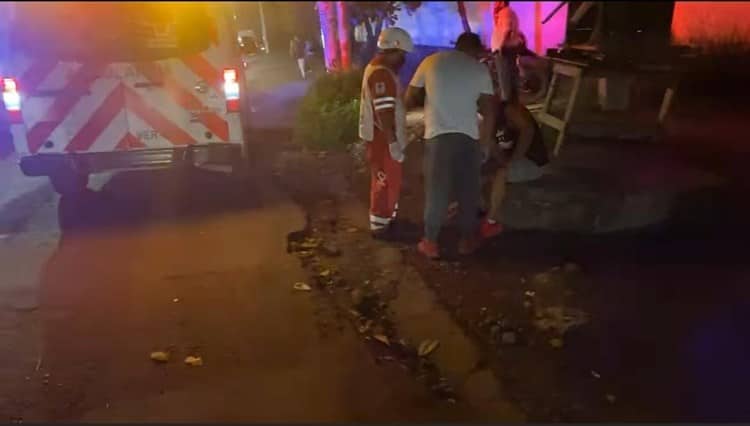 Motociclista choca por alcance en la carretera Xalapa - Veracruz