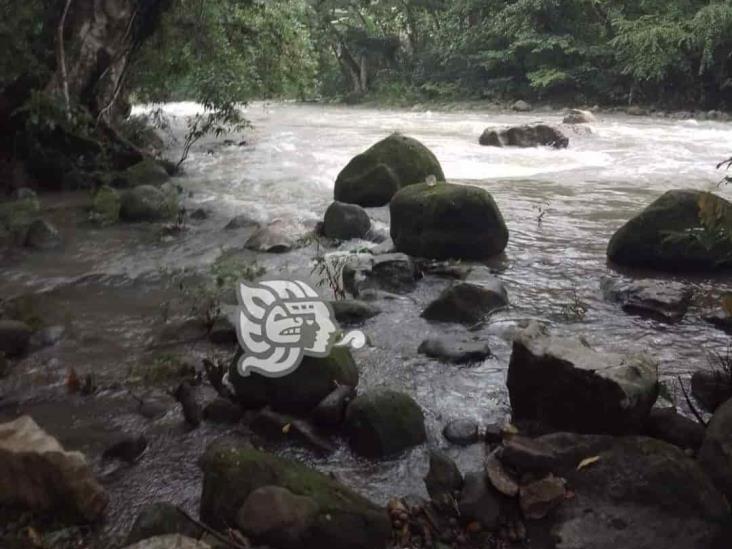 ¡Sustazo! Buscan a hombre que se lanzó al río en Atoyac; se había metido a bañar