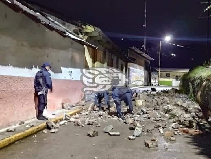 Se desprende parte del muro de una histórica iglesia de Zongolica