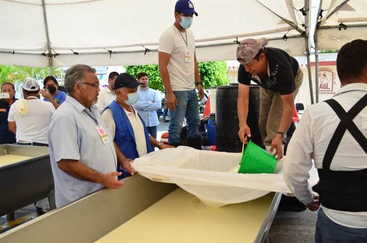 Video: Inicia la Feria del Queso en Tlalixcoyan