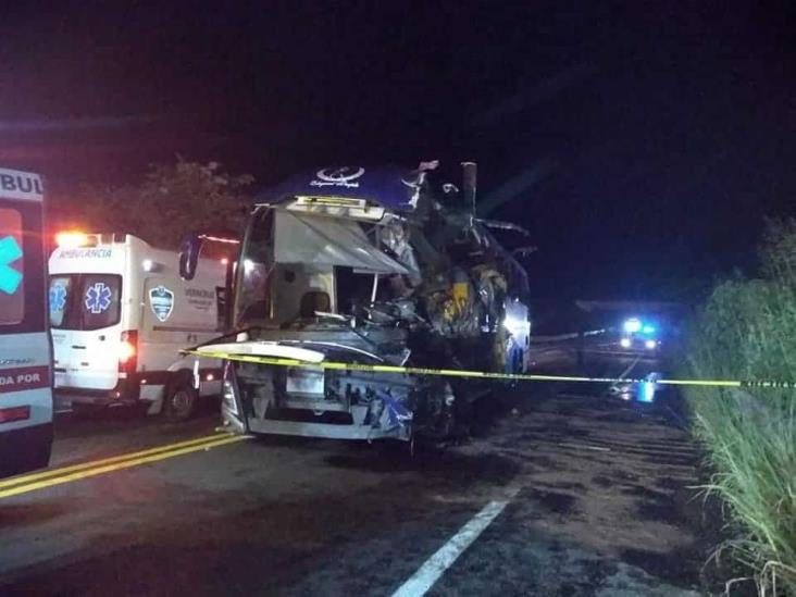 Un muerto y ocho heridos en accidente en carretera Las Choapas-Ocozocoautla
