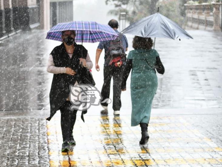 Nueva onda tropical mantendrá las lluvias en Veracruz