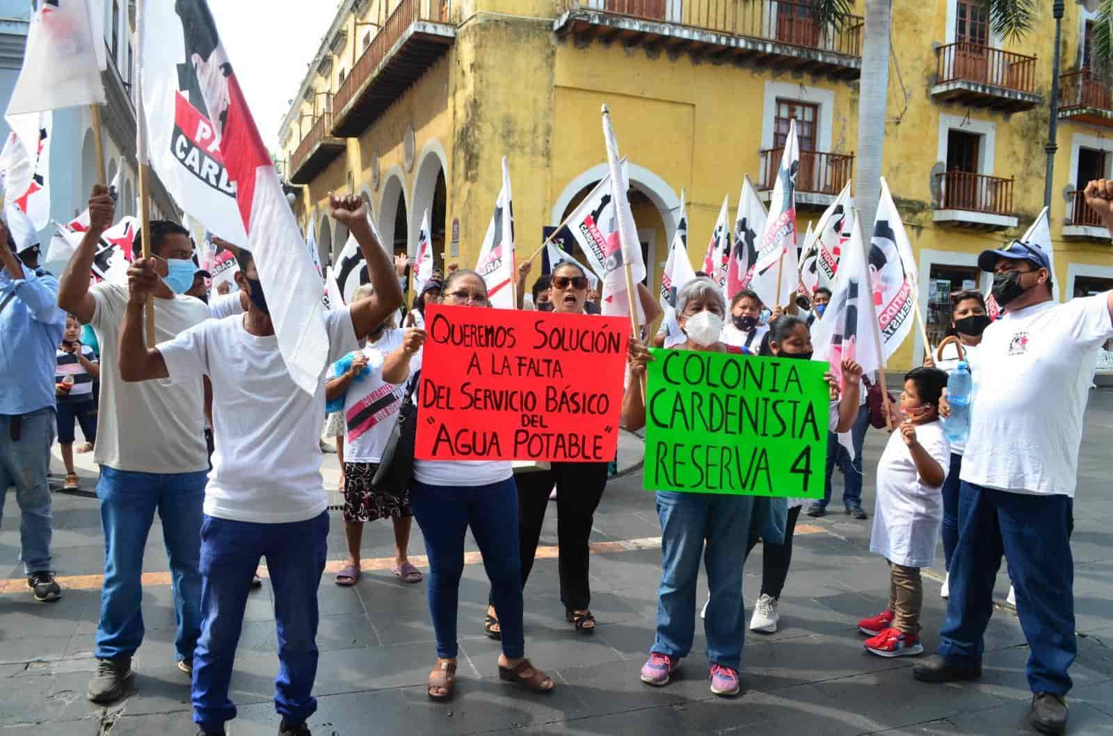 Video: Habitantes de La Reserva se manifiestan en el palacio municipal de Veracruz