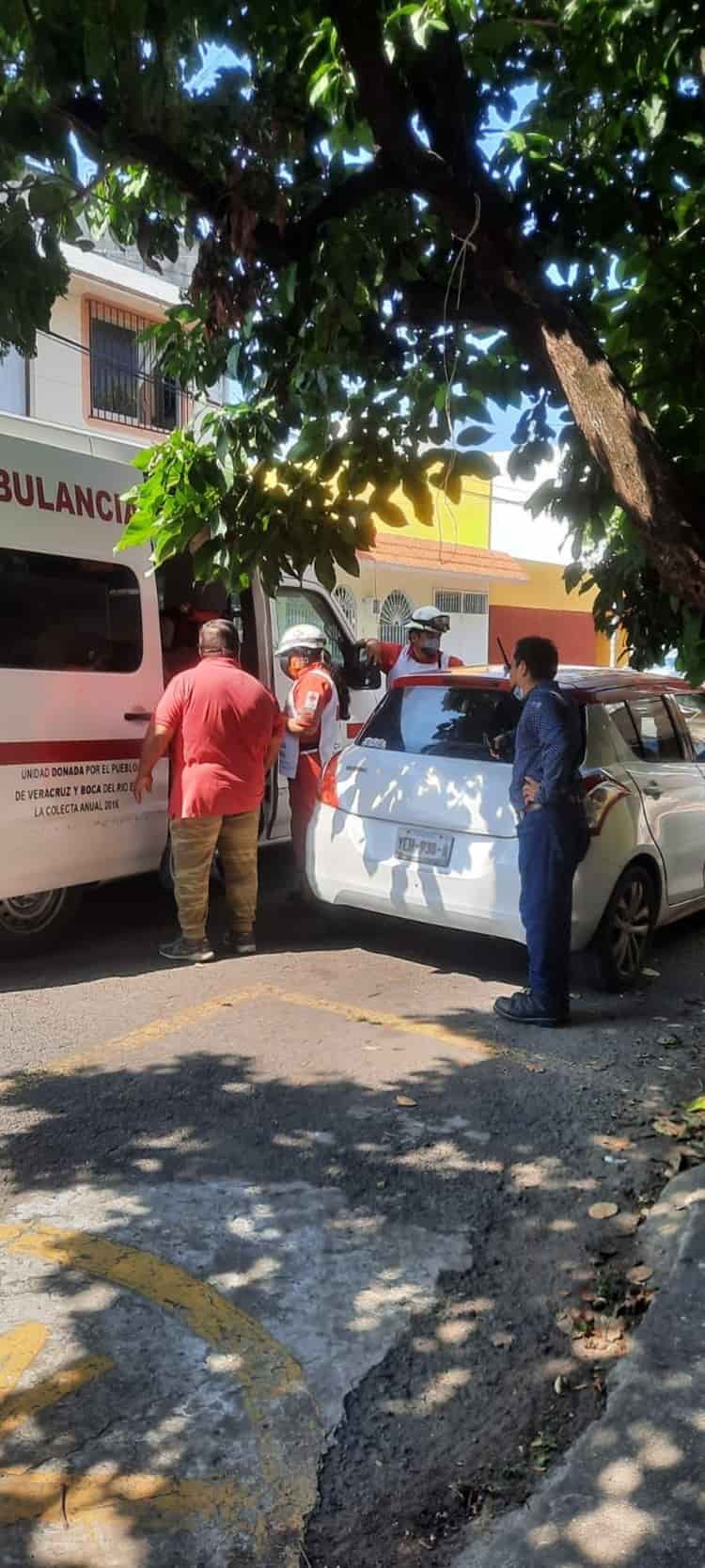 Video: Movilización por persona que intentó quitarse la vida en vía pública