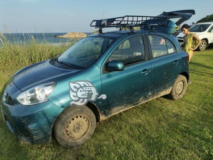 Roban maletas de turistas xalapeñas en playa de Alto Lucero