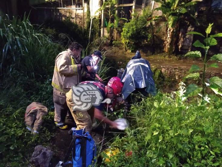 Rescatan a mujer que cayó al río San Antonio, en Córdoba