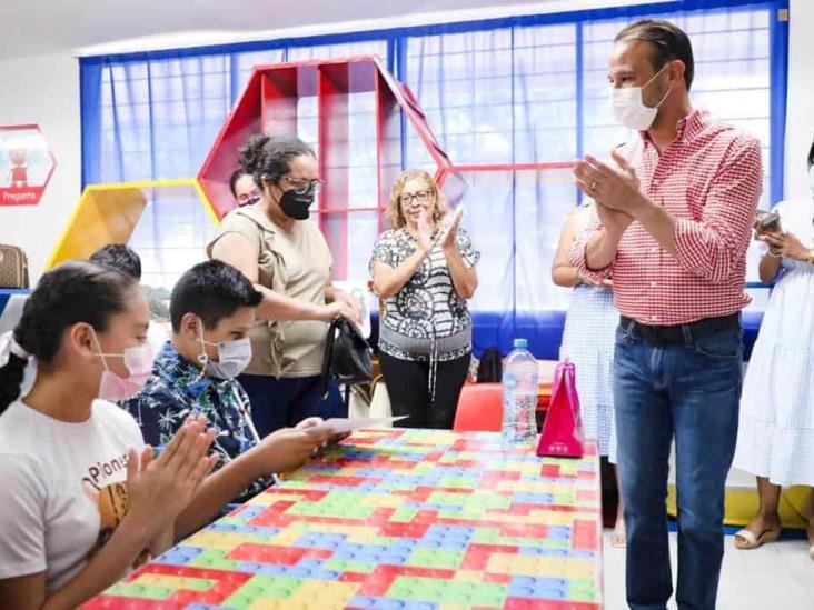 Clausura alcalde de Boca del Río las clases gratuitas de inglés, francés y braille