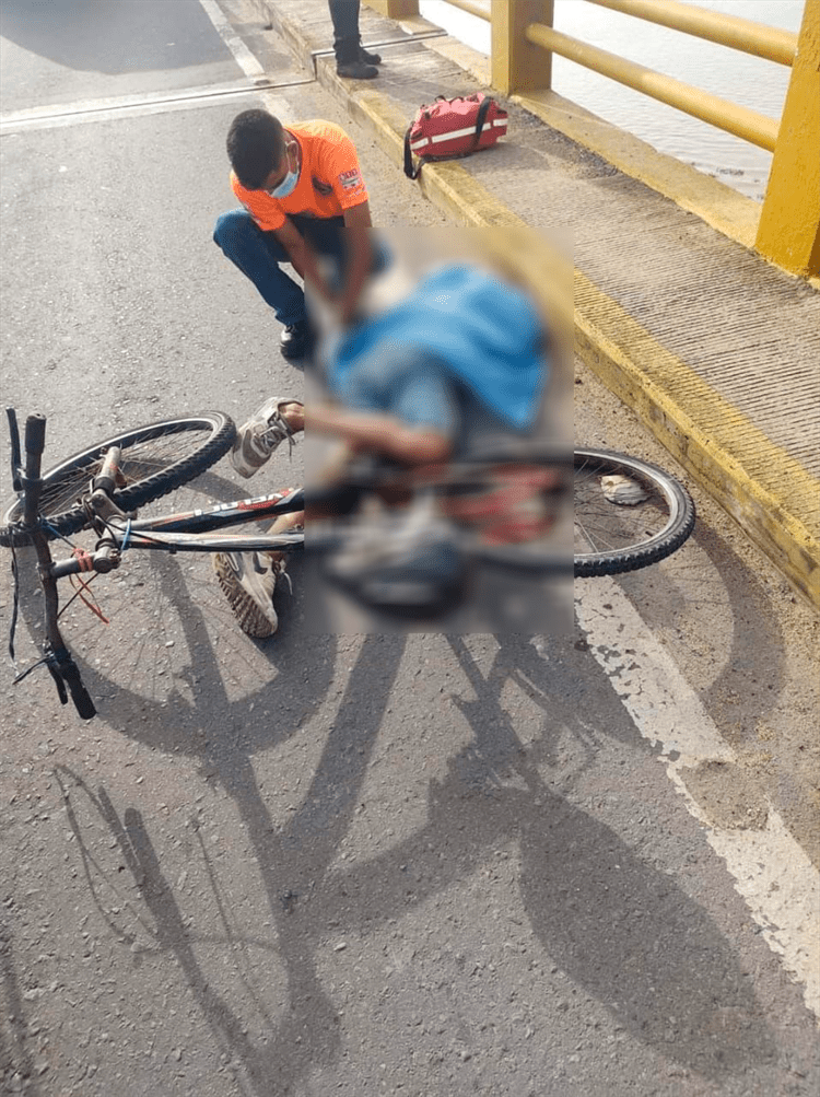 Hombre muere atropellado en el puente de Alvarado