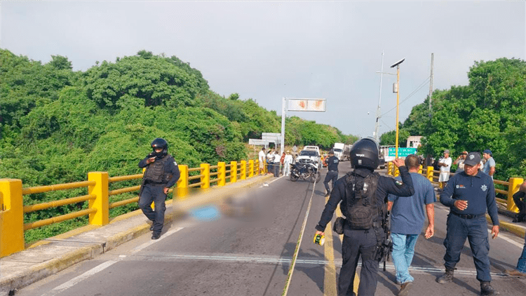 Hombre muere atropellado en el puente de Alvarado