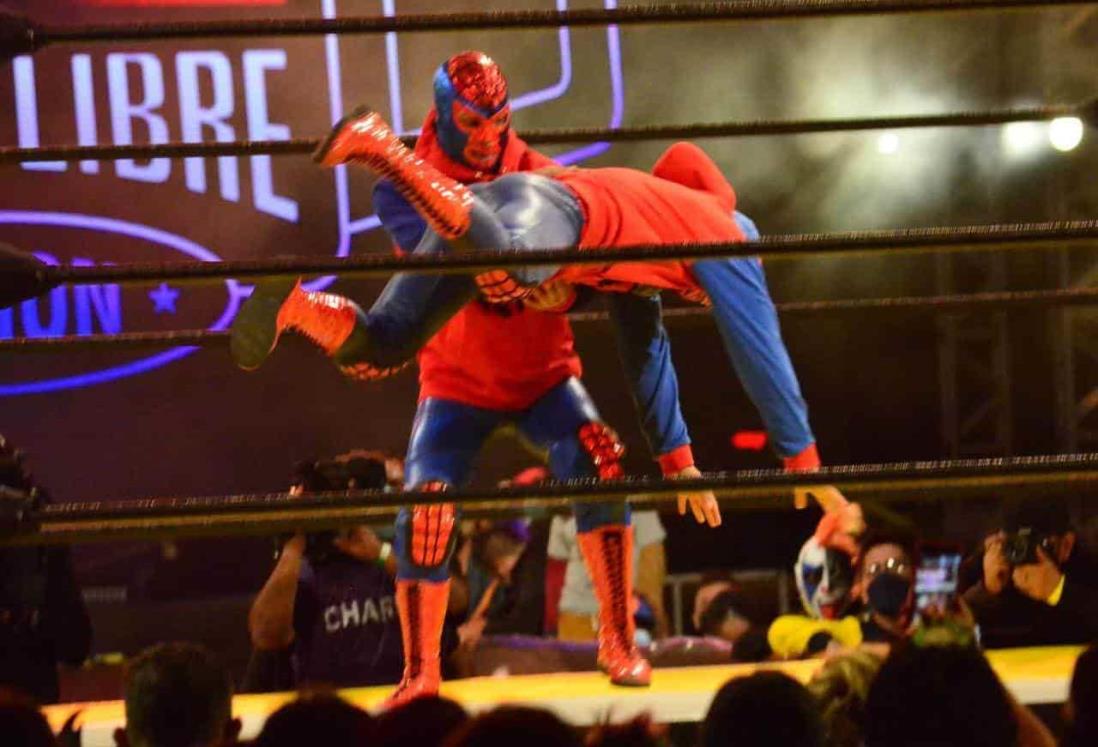 Lucha libre, un deporte que sirve para alejar a los chavos de malas conductas