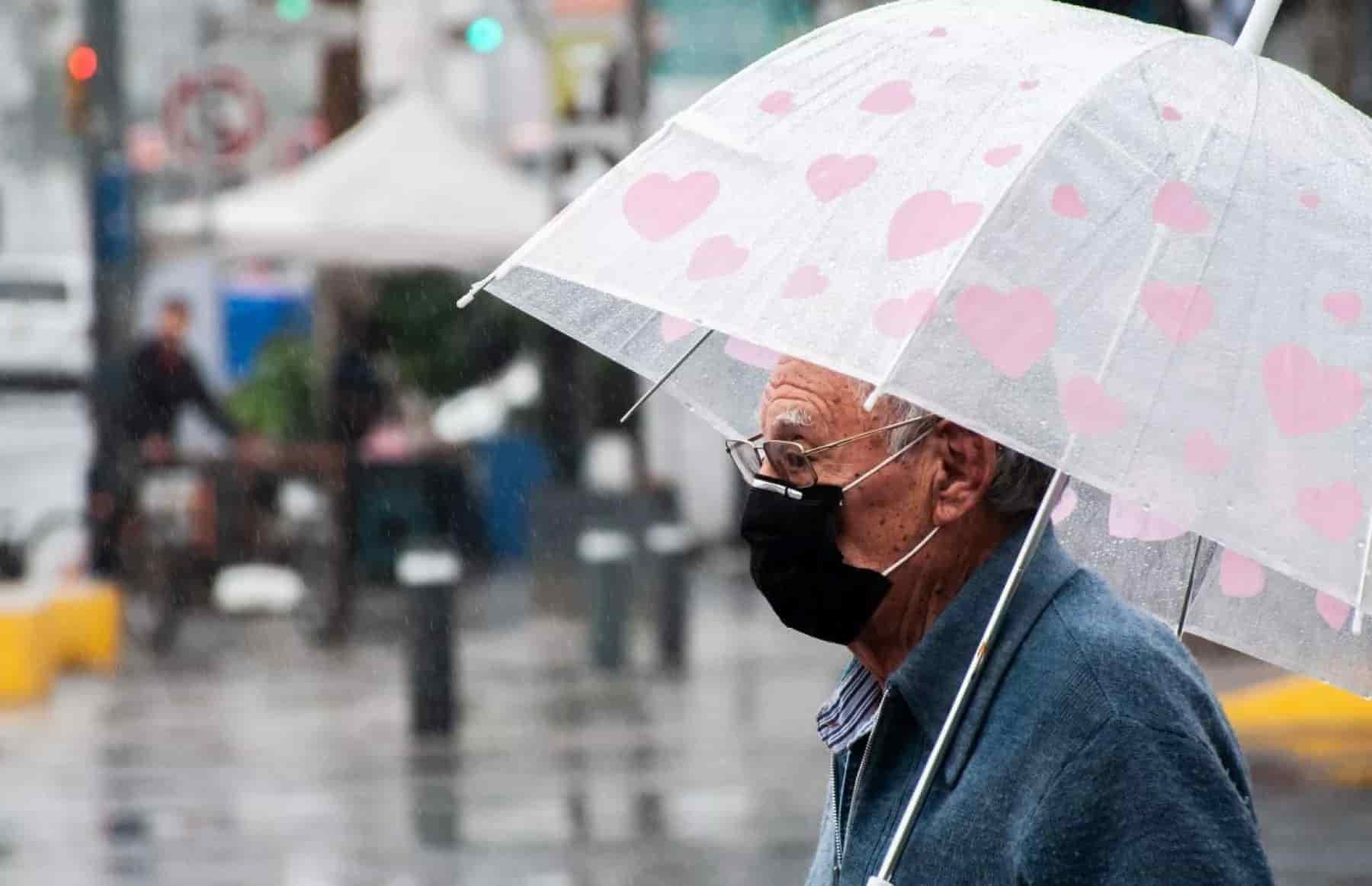 Ciclón tropical “cuatro” ingresa al Golfo de México, dejará lluvias en Veracruz