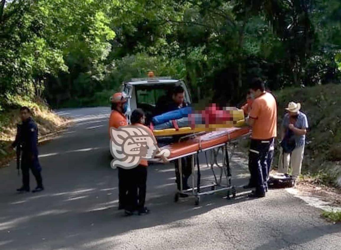 ¡Increíble! Cae rayo encima de mujer en Misantla; la afectada sobrevive