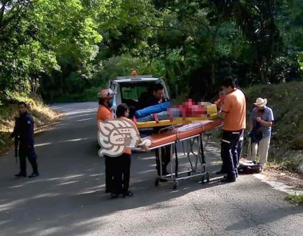 ¡Increíble! Cae rayo encima de mujer en Misantla; la afectada sobrevive