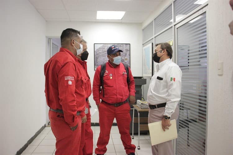 Jesús, Mauro e Isidro, bomberos veracruzanos que lucharon contra el fuego en Matanzas