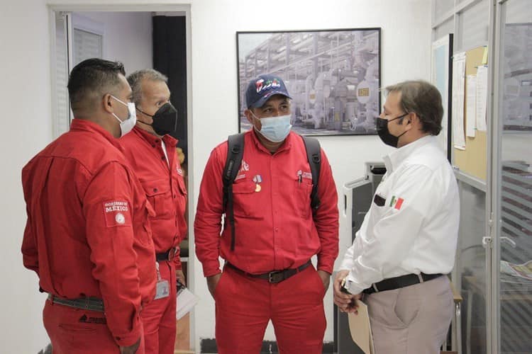 Jesús, Mauro e Isidro, bomberos veracruzanos que lucharon contra el fuego en Matanzas