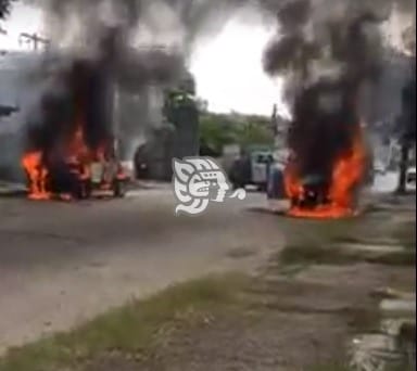 (+Video) Con bombas Molotov queman patrullas de SSP en Coatzacoalcos