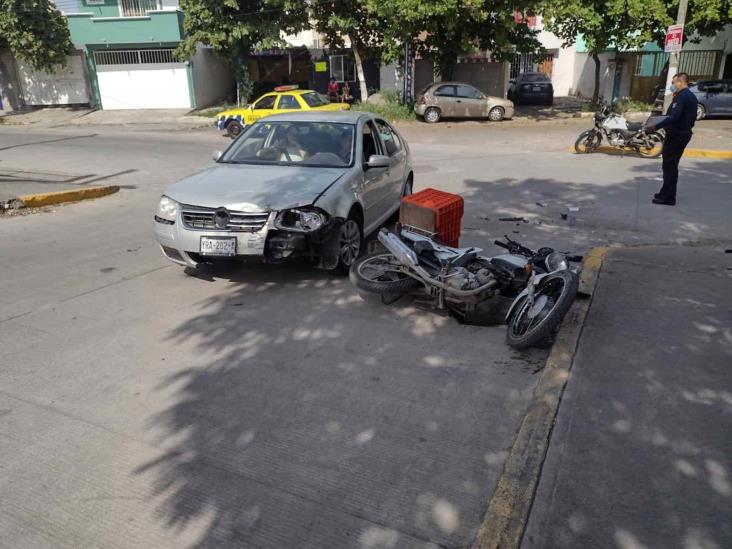 Video: Conductora atropella a motociclista en Veracruz