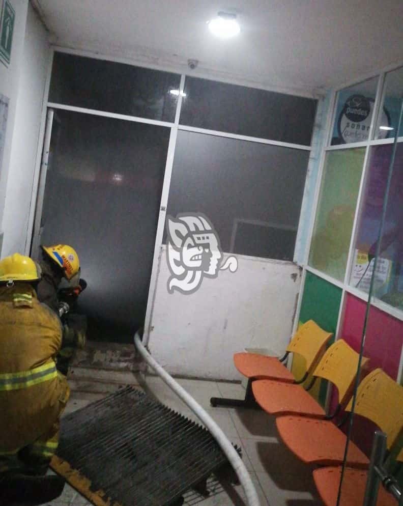 Se registra incendio al interior del hospital regional Valentín Gómez Farías