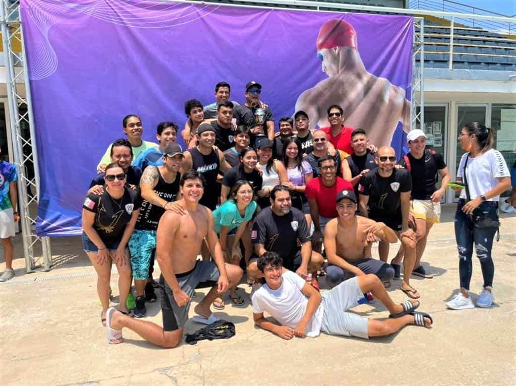 ¡Éxito en las profundidades! Club Máster Veracruz ganó la copa máster de natación