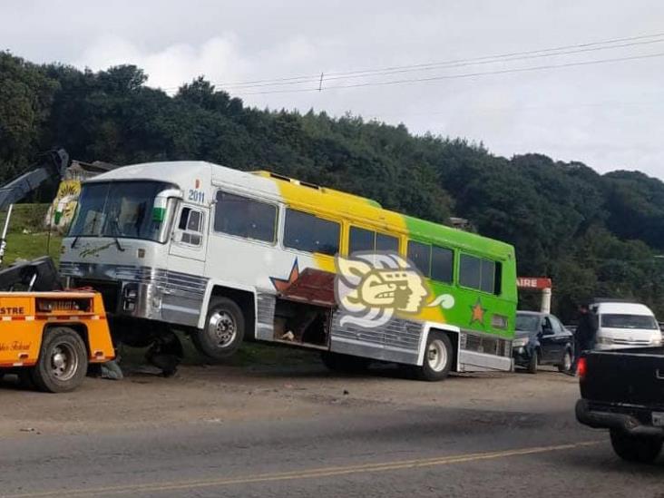 Darán de alta a adolescentes tras ataque a autobús en intento de asalto en Acultzingo