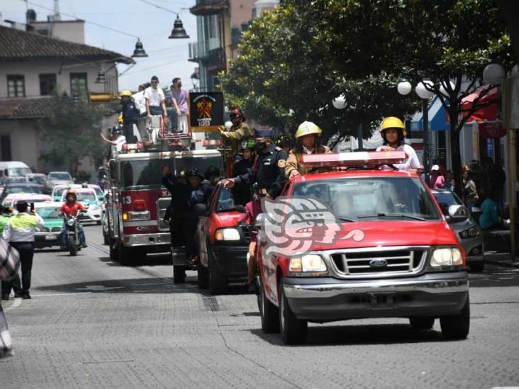 Bomberos veracruzanos urgen reforma legal para no vivir de donativos