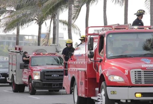 Así pasan la Navidad y año nuevo los bomberos de Boca del Río