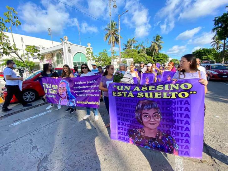 Marchan para exigir justicia por Toñita; asesinada en su domicilio en Veracruz