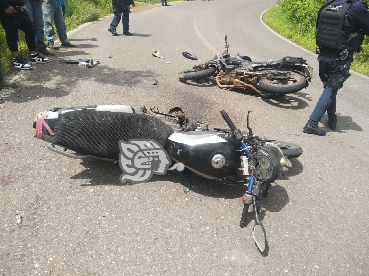 Daños cuantiosos y lesionados deja choque de motocicletas en Tonayán