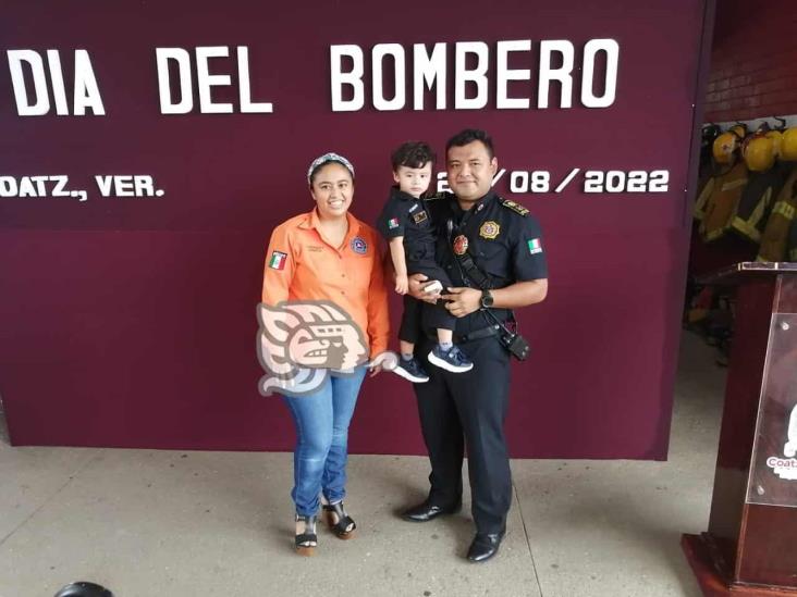 (+Video) El capitán Jesús creció, encontró al amor y formó su familia en Bomberos