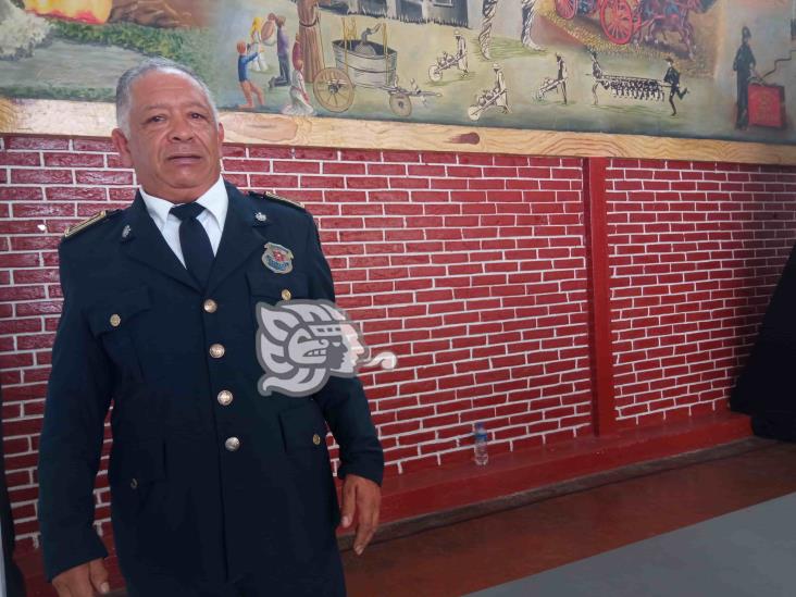 (+Video) En su día, bomberos piden no se les desampare; necesitan recursos