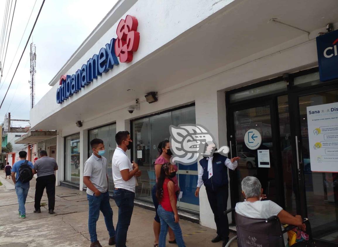 Tormenta dejó sin servicio eléctrico al Banamex de Jáltipan