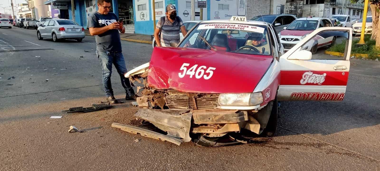 Conductor de Takoma provoca choque y huye en Palma Sola