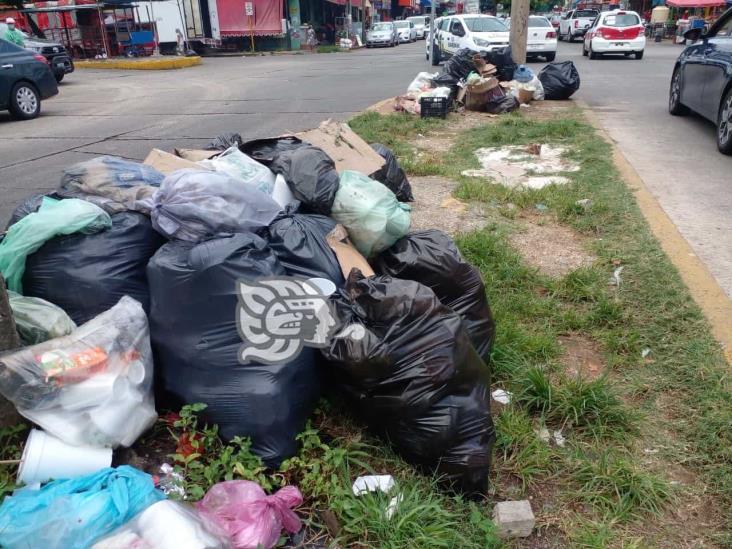 Mucha basura en Hidalgo y Juárez