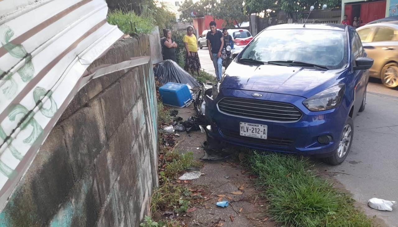 Mototortillero choca contra vehículo particular en la Anaya