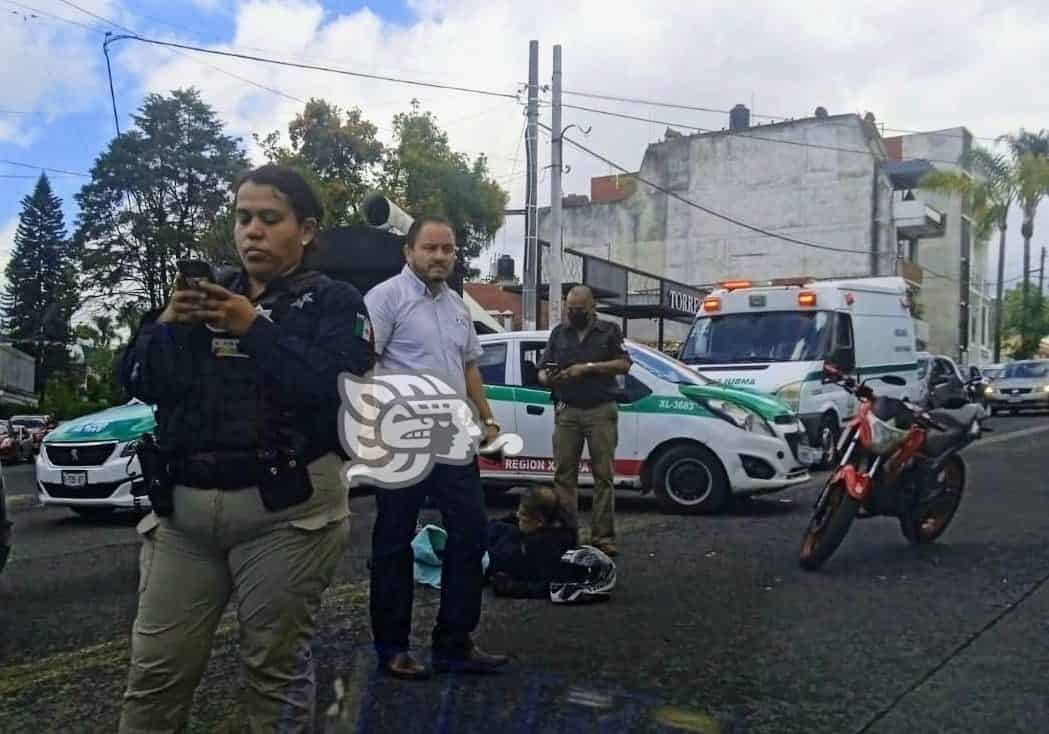 Se accidenta conocido reportero en avenida Manuel Ávila Camacho de Xalapa