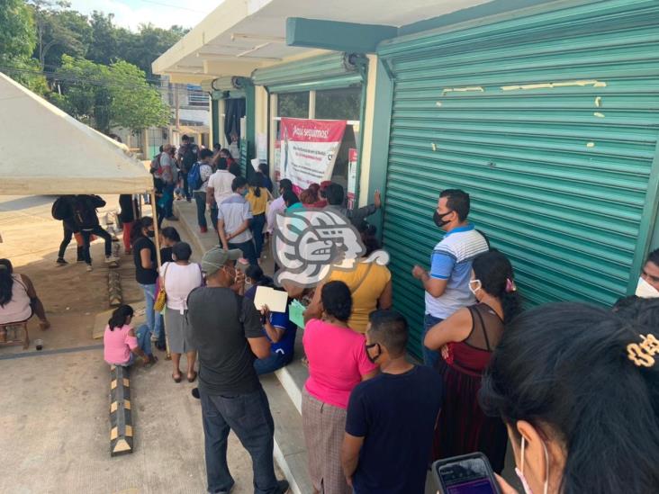 Amplía horario de servicio el INE en Acayucan.