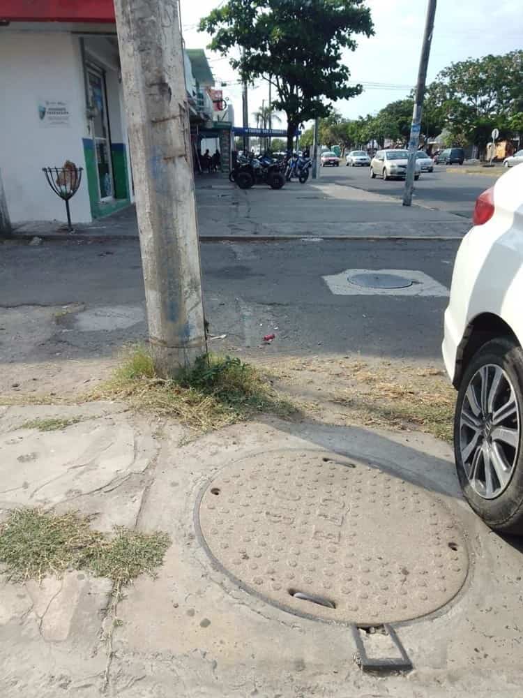 Después de 3 años, vecinos de Formando Hogar premian labor de CFE por atender llamado