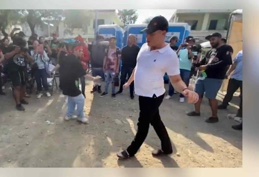 Hijo de Colosio se vuelve viral por bailar al ritmo de Celso Piña (+Video)