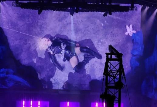 Dr. Simi acapara la atención durante concierto de Lady Gaga en Dallas