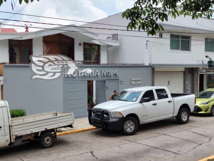 Fuerte movilización por robo en conocida notaría de Xalapa