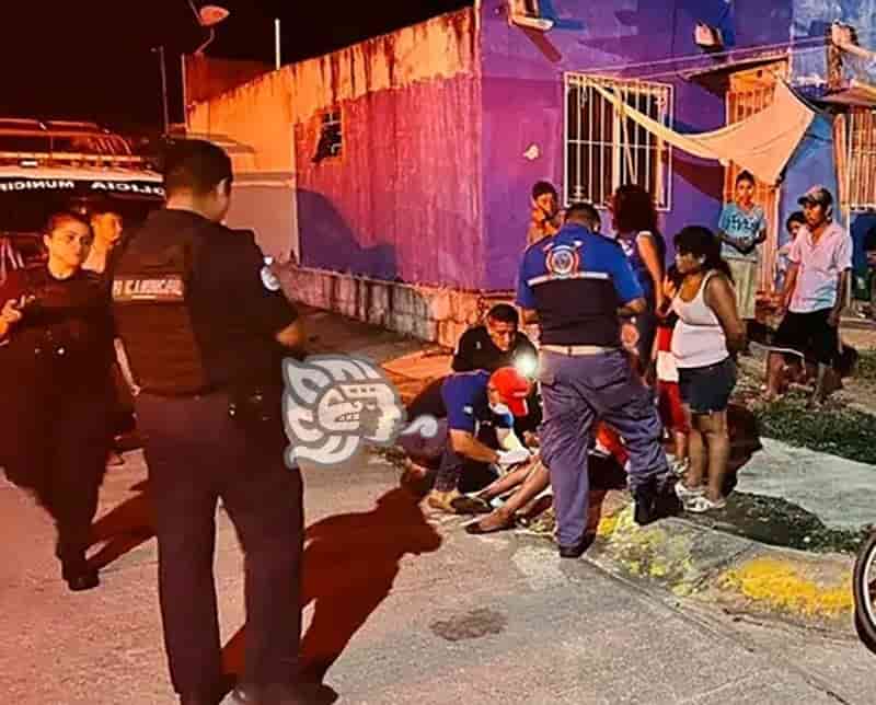 Menor de edad sufre accidente en bicicleta en Cosoleacaque