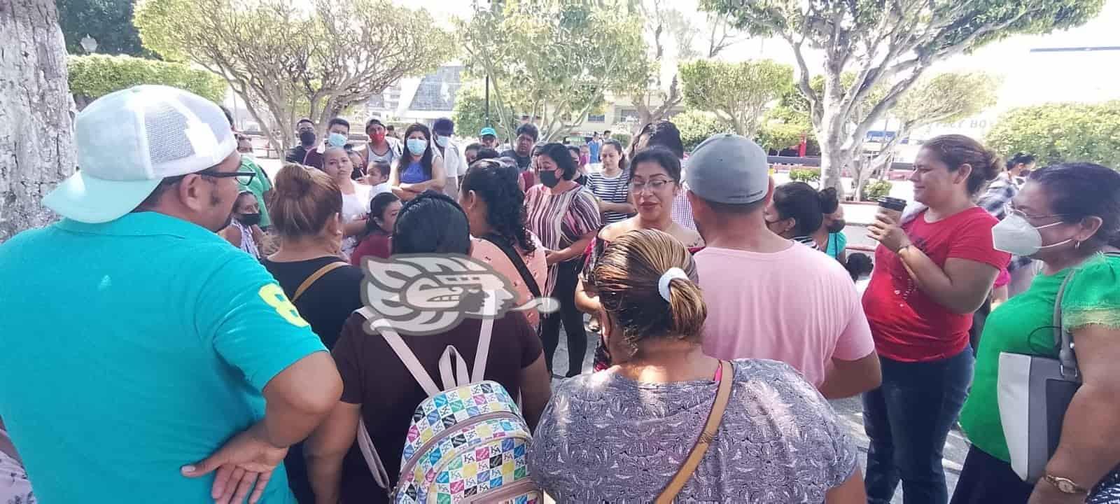 (+Video) Quieren regularizar la colonia López Obrador de Coatzacoalcos