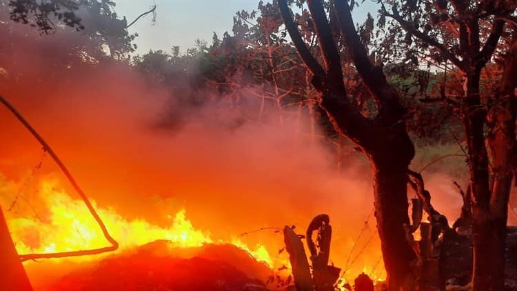 Se incendia basurero irregular en la localidad de El Atracón en Medellín de Bravo